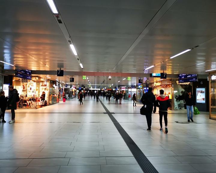 Cafetiero Dusseldorf Hauptbahnhof