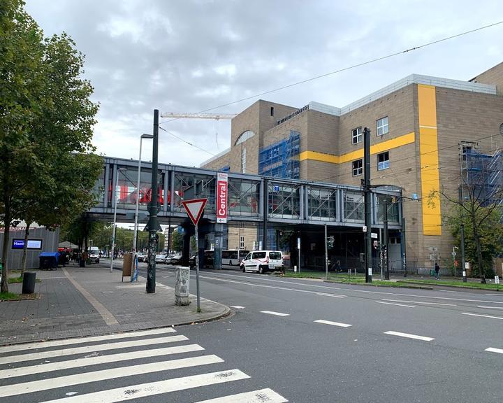 Cafetiero Dusseldorf Hauptbahnhof